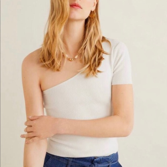 Tops - HOT Mango White Knit Asymmetrical Top - M